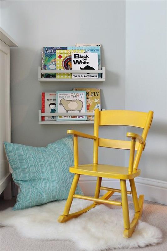 κουνιστή καρέκλα κίτρινο παιδικό δωμάτιο μαξιλάρι δαπέδου