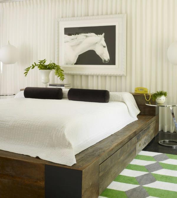 κρεβατοκάμαρα πλαίσιο κρεβατιού μασίφ ξύλο ζωγραφισμένη διακόσμηση ιδέες διακόσμησης για το υπνοδωμάτιο