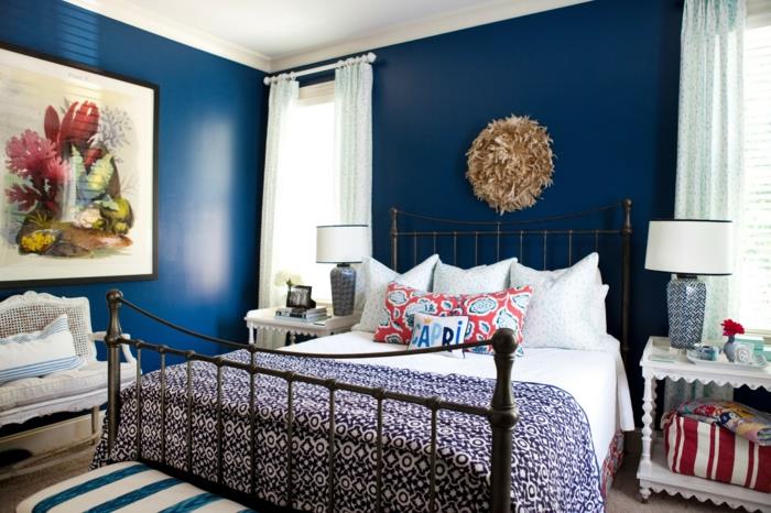 υπνοδωμάτιο μπλε ανοιχτές κουρτίνες μπλε τοίχοι