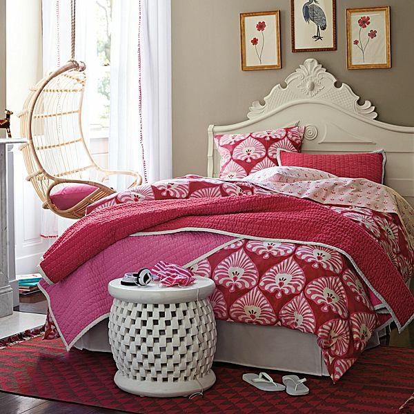 υπνοδωμάτιο ανατολίτικη διακόσμηση ροζ και λευκό