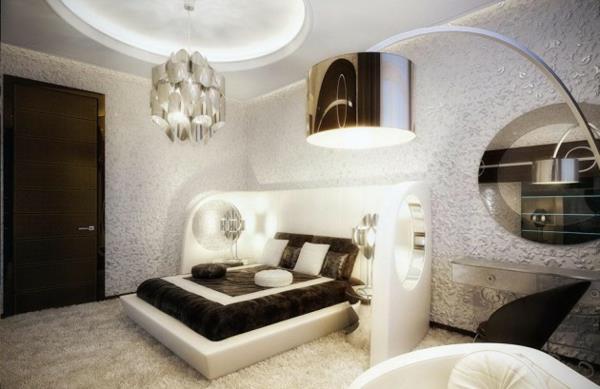 υπνοδωμάτιο με διπλό κρεβάτι τόξο λαμπτήρας πολυέλαιος δάπεδο χαλί