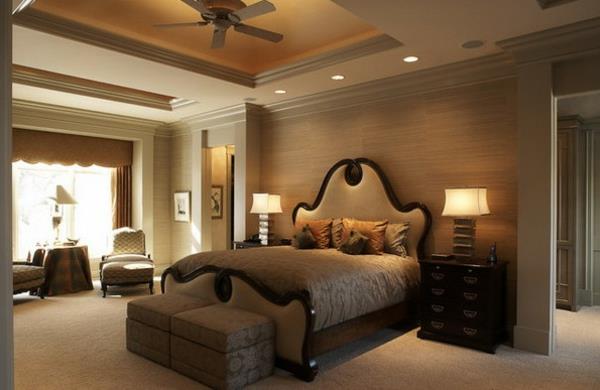 κρεβατοκάμαρα επιπλωμένο διπλό κρεβάτι ουδέτερα χρώματα διπλό κρεβάτι οθωμανική πολυθρόνα