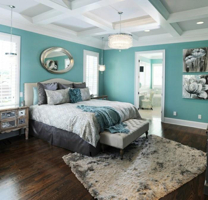 Επιπλώστε το υπνοδωμάτιο με πράσινους τοίχους και οροφή με κουκούλα