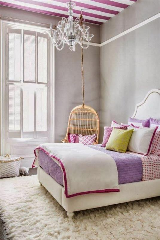 κρεβατοκάμαρα ιδέες χρώματος γκρι χρώμα τοίχου κουβέρτα σκοτεινό ροζ μοβ κουβέρτα χρώμα λωρίδα μοτίβο