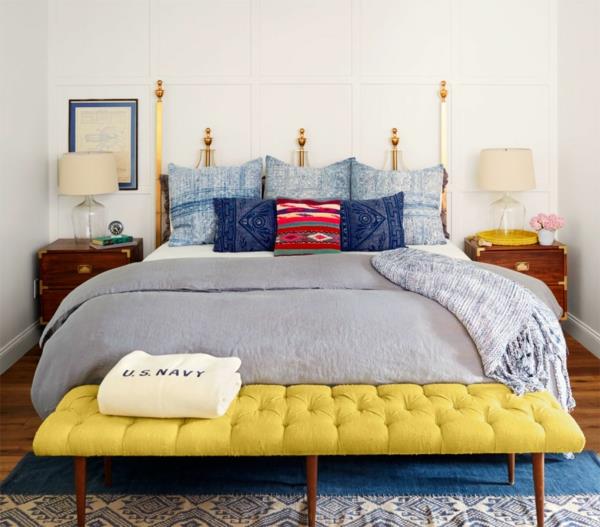 κρεβατοκάμαρα σχέδιο μεταλλικό κρεβάτι κεφαλάρι πολύχρωμο ριχτάρι μαξιλάρια πάγκος κρεβατιού κίτρινο ρετρό κομοδίνα φωτιστικά τραπεζιού
