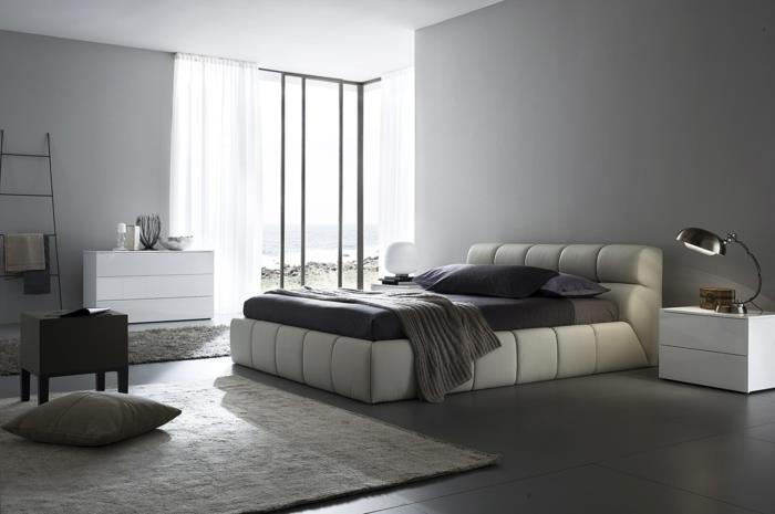 χρώμα τοίχου ανοιχτό γκρι κομψό λευκό κρεβάτι ουδέτερα χρώματα
