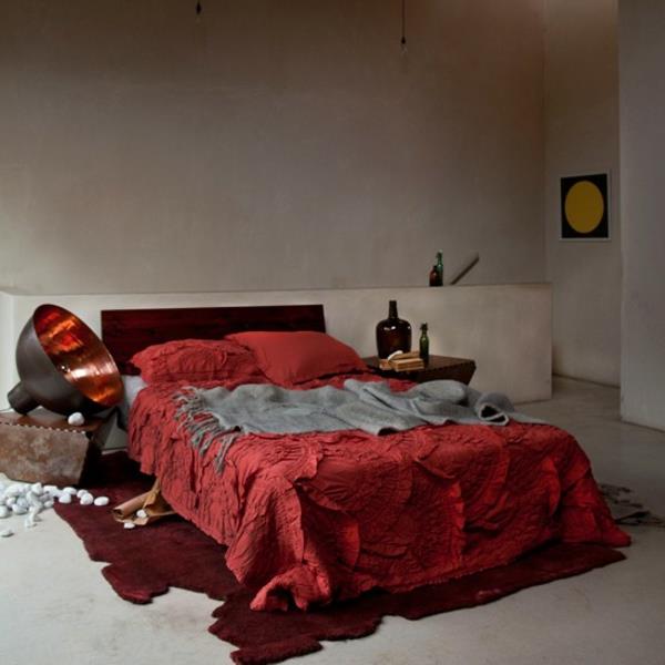 κρεβατοκάμαρα χρώματα επίπλωση σχεδιασμός ντεκό ιδέες κόκκινο κλινοσκεπάσμα