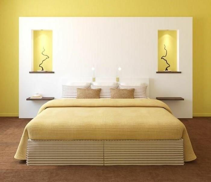 κρεβατοκάμαρα σχέδιο συμμετρία κίτρινο χρώμα τοίχου ριγέ μαξιλάρια ταπετσαρίας
