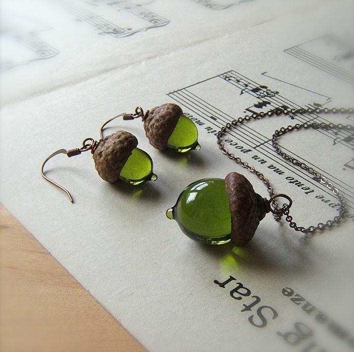 κόσμημα μενταγιόν πολύχρωμο γυαλί πράσινο βελανίδι vintage κοσμήματα σκουλαρίκια