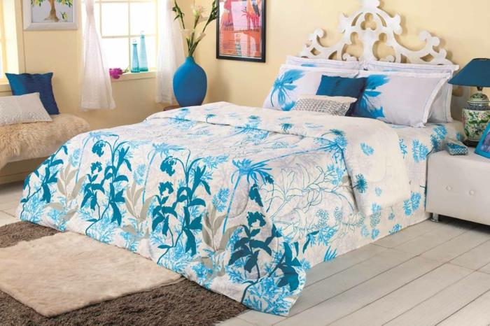 όμορφο κρεβάτι κρεβατοκάμαρα διακόσμηση floral μοτίβα