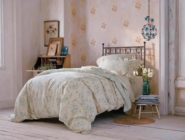 όμορφες διακοσμητικές ιδέες shabby chic στυλ υπνοδωμάτιο βοηθητικό τραπέζι