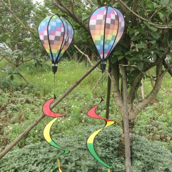 όμορφη διακόσμηση κήπου μπαλόνια ζεστού αέρα