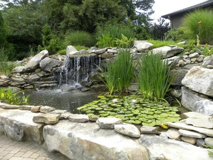 όμορφοι κήποι δημιουργικές πέτρες λίμνης κήπου και όμορφη φύση