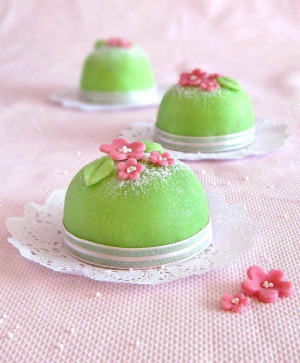 όμορφα μίνι κέικ πράσινα κέικ
