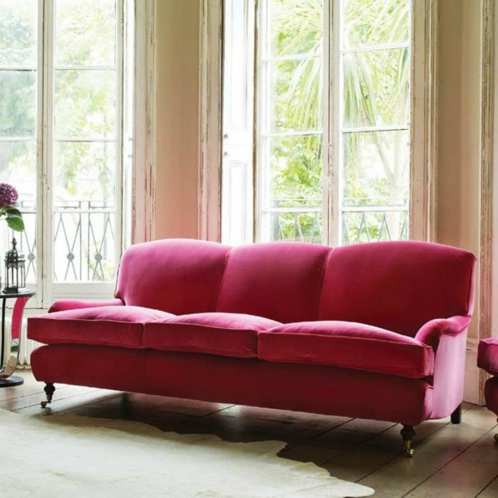 όμορφοι καναπέδες αγγλικός καναπές έντονο κόκκινο λευκό χαλί σαλόνι
