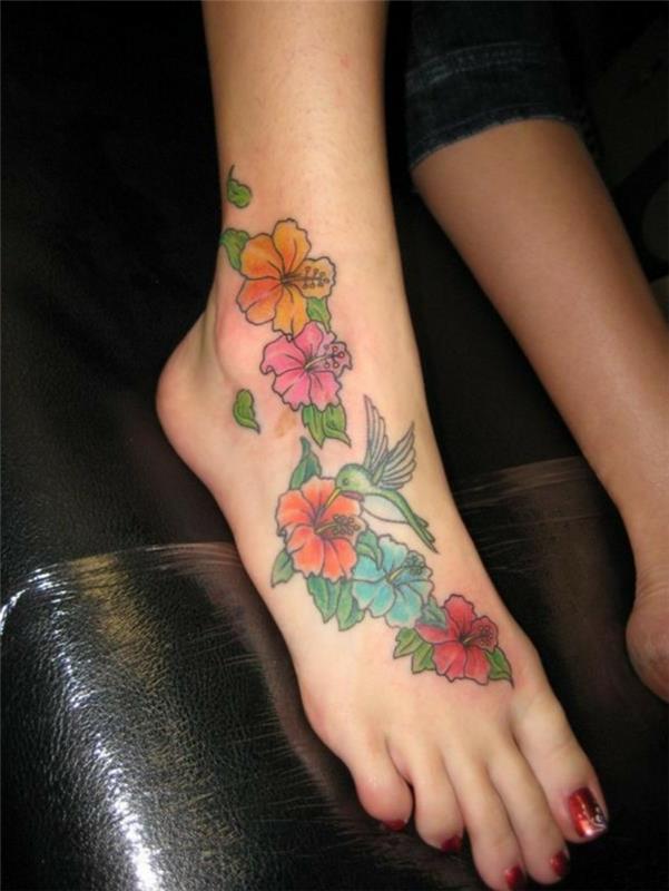 όμορφα τατουάζ floral μοτίβα για γυναίκες