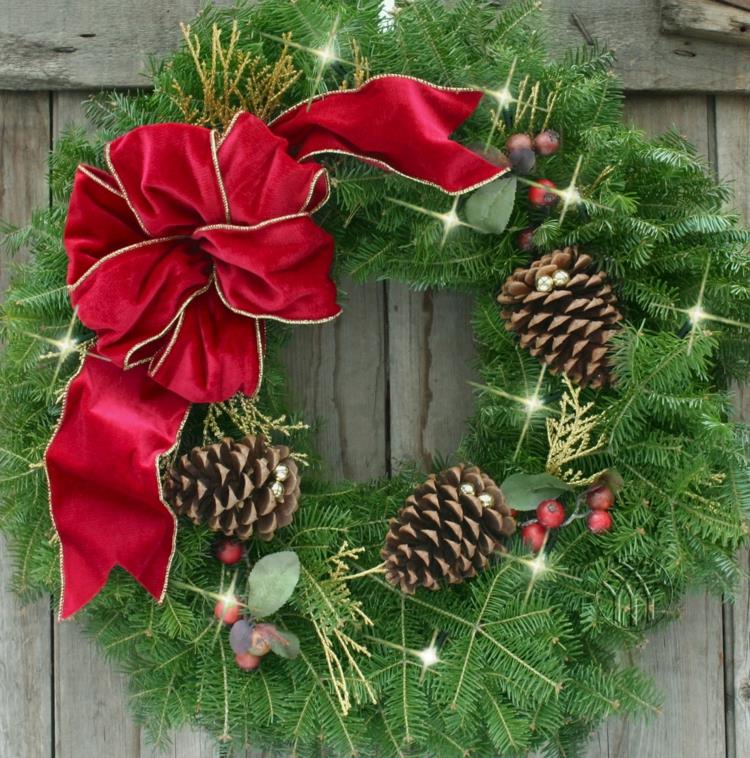 όμορφες χριστουγεννιάτικες ιδέες διακόσμησης χριστουγεννιάτικο στεφάνι φτιάξτε στεφάνι πόρτας μόνοι σας