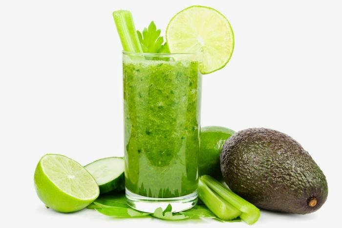 γρήγορες και υγιεινές συμβουλές απώλειας βάρους υγιή smoothies πράσινο αβοκάντο λεμόνι μαϊντανό σέλινο