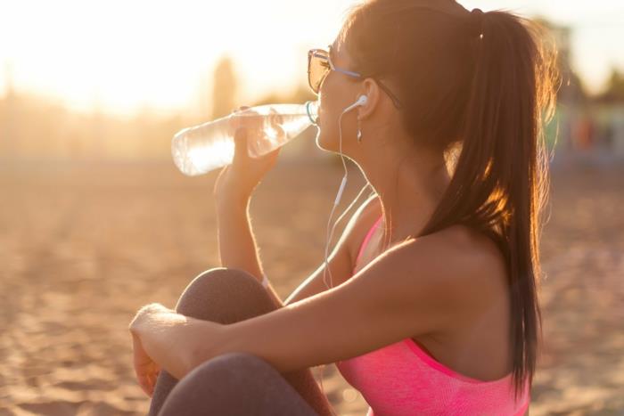 χάστε βάρος γρήγορα και πιείτε υγιεινά νερό πριν φάτε