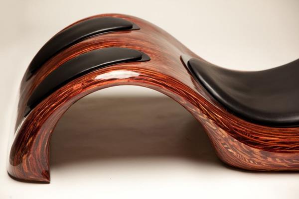 όμορφος σχεδιαστής χαλαρώστε ξύλινα πόδια πολυθρόνας από ξύλο
