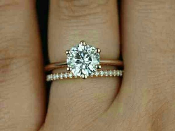 όμορφες ιδέες γάμου με δαχτυλίδι αρραβώνων