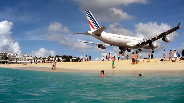 ομορφότερες παραλίες Maho Beach Saint Martin