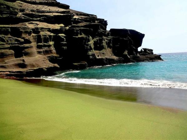 τις πιο όμορφες παραλίες Παραλία Green Sand Papakolea