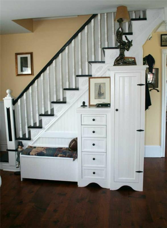 ντουλάπι κάτω από τις σκάλες λευκές όμορφες ιδέες διαβίωσης