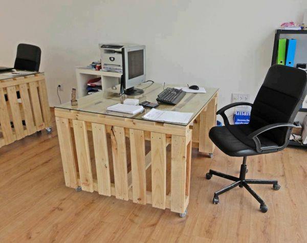 γραφεία φτιαγμένα από πολυθρόνα φακέλων ευρω -παλέτες