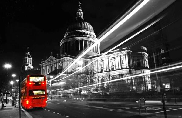 ασπρόμαυρη φωτογραφία Λονδίνο λεωφορείο st paul