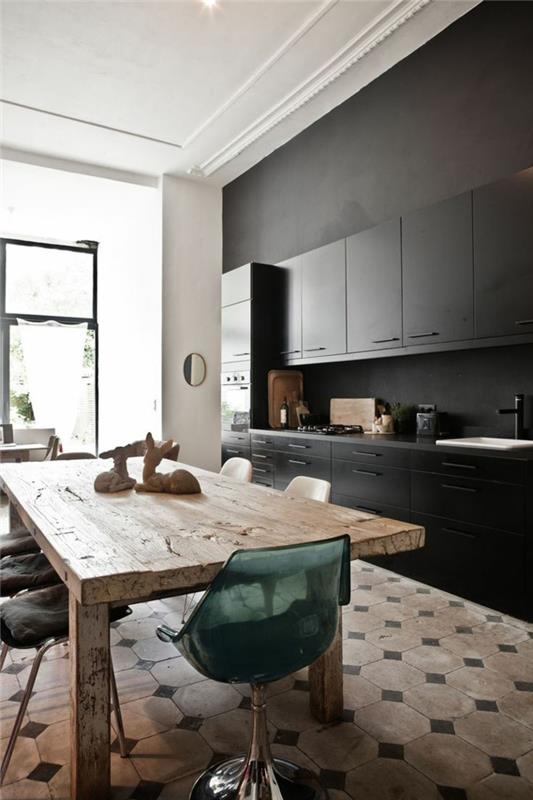 μαύρο χρώμα τοίχου ζωντανές ιδέες κουζίνα ρουστίκ τραπεζαρία δροσερές καρέκλες κουζίνας