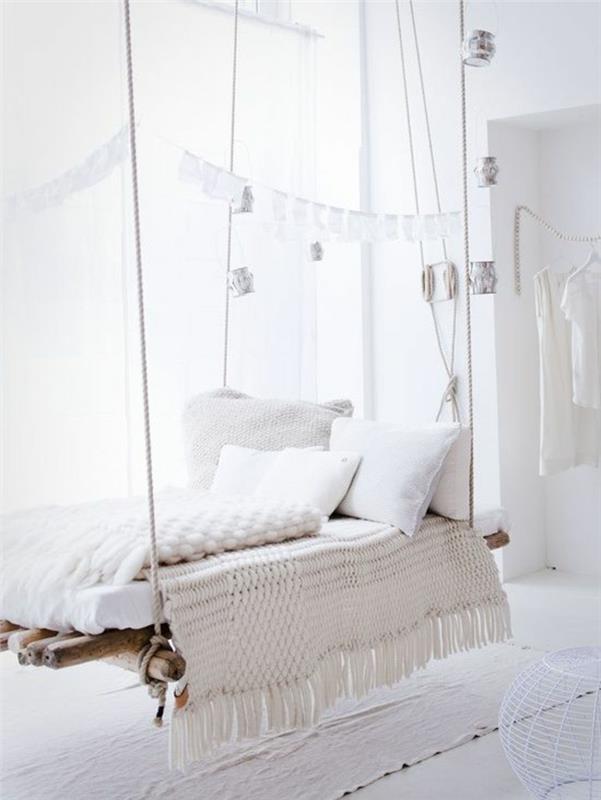 πλωτό-κρεβάτι-σχοινιά-ξύλινες σανίδες-κροσέ-λευκό-κουβέρτα