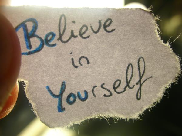 εκπαιδεύστε την αυτοπεποίθηση πιστεύοντας στον εαυτό σας