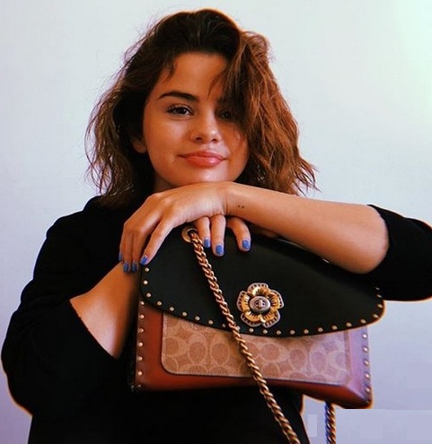 Selena Gomez Dağınık Saç