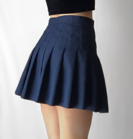Plisuotas sijonas trumpo stiliaus