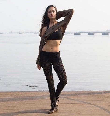 shraddha kapoor vücut şekli