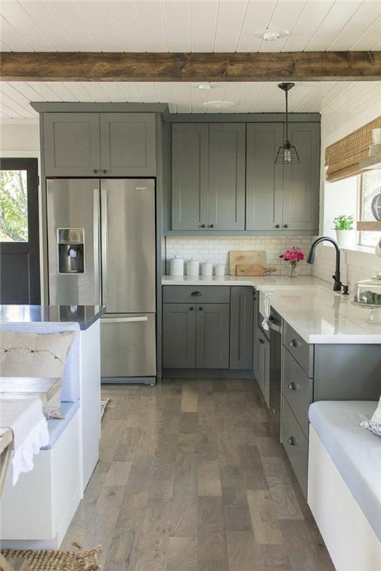 πλάι -πλάι ψυγείο Αμερικάνικα ψυγεία ελαφριά ντουλάπια κουζίνας ξύλο