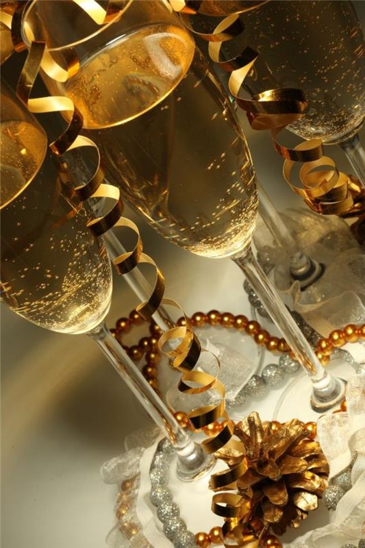 ντεκο ιδεες Πρωτοχρονιάτικο πάρτι διακόσμηση τραπέζι διακόσμηση silvesteer Πρωτοχρονιάτικο διακοσμητικό διακοσμητικό ασημί χρυσό