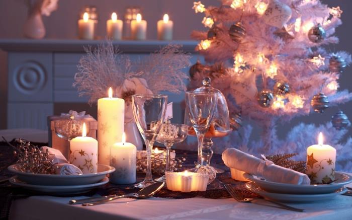 ιδέες ντεκό Πρωτοχρονιάτικο πάρτι διακόσμηση silvesteer τραπέζι διακόσμηση Πρωτοχρονιάτικο τραπέζι παραμονής λεβάντα