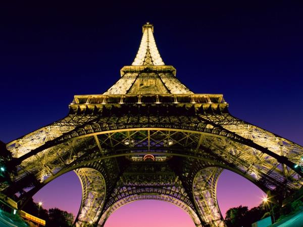 παραμονή Πρωτοχρονιάς-Παρίσι-Άιφελ-πύργος