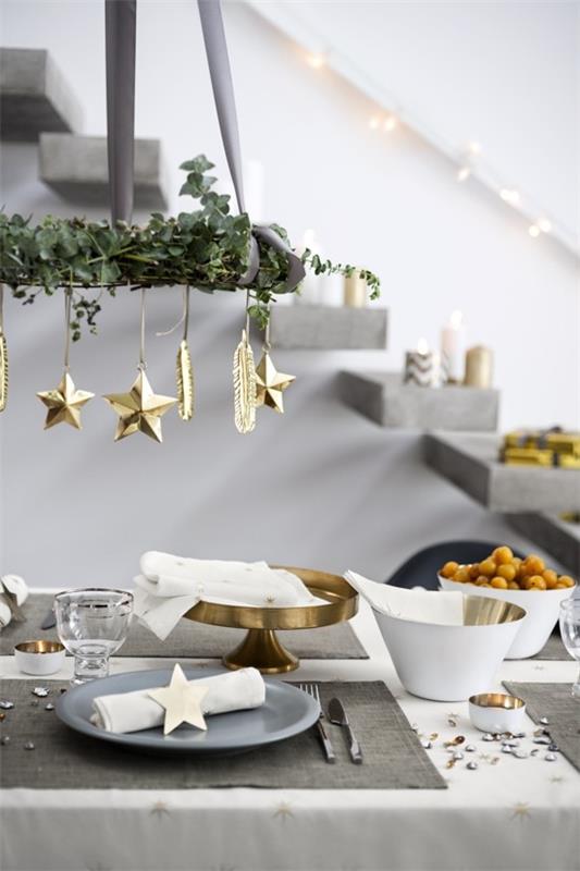 σκανδιναβική χριστουγεννιάτικη διακόσμηση τραπέζι διακόσμηση χρυσός