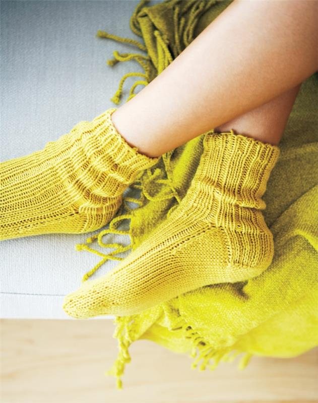 κάλτσες πλέξιμο πολύχρωμες κάλτσες πλέξιμο μοτίβο ζεστά πόδια