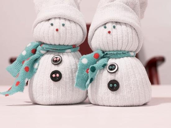 κάλτσα χιονάνθρωπος χριστουγεννιάτικες διακοσμήσεις από παλιές κάλτσες