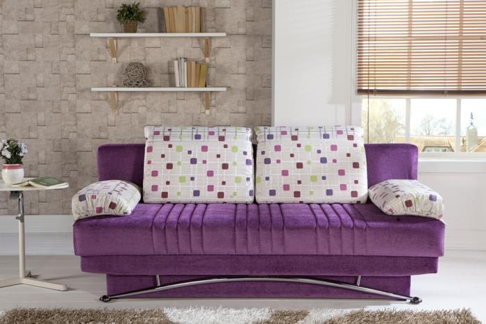 καναπέδες μαξιλάρια ιδέες διακόσμησης σαλονιού μοβ καναπές ανοιχτά ράφια