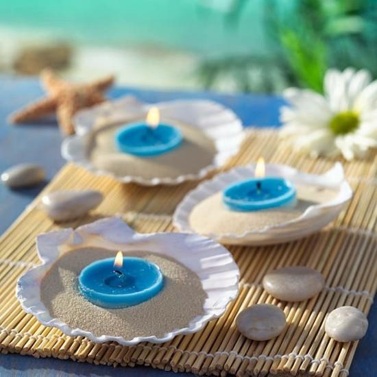 ιδέες καλοκαιρινής διακόσμησης τραπεζιού με κοχύλια και μπλε κεριά