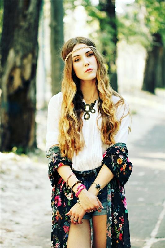 καλοκαιρινό πάρτι διακόσμηση ιδέες κήπου hippy ρούχα boho στυλ λουλούδι μοτίβο αξεσουάρ μαλλιών