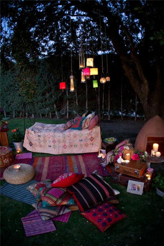 καλοκαιρινό πάρτι διακόσμηση ιδέες κήπου μαξιλάρια καλύπτουν κρεμαστά φωτιστικά ethno boho στυλ