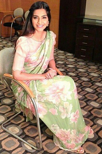 Sonam Kapoor Green Saree