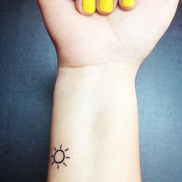 ηλιακά τατουάζ γυναίκες μίνι τατουάζ αντιβράχιο