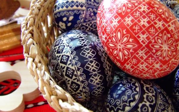 σορβικά πασχαλινά αυγά κόκκινο μπλε κερί